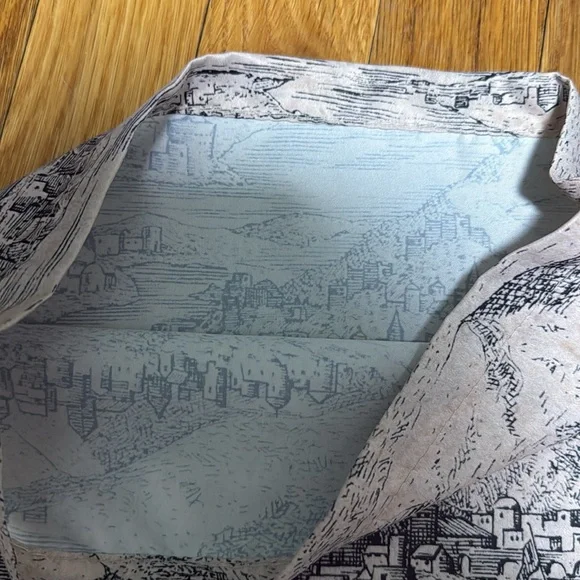 Set of two Gucci caste soldiers dust bags - Picture 7 of 10